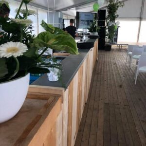 Bloemstuk met Vaas groot, voor steiger zuil (in ieder gewenste kleur)