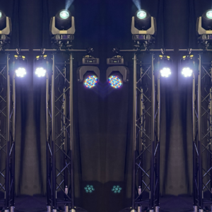 Lichtset 3 Pro (4x trusspaal zwart met trusslight 4x 7R Beam movinghead, 4x Expession Movinghead, 4x Ledpar) Geleverd met 12 voorgeprogrammeerde programma's
