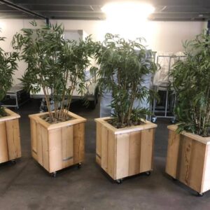 Kunstplant bamboe +/- 150cm incl. steiger houten bak 60x60cm